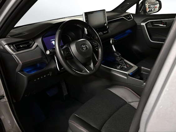 Vehicle image 6
