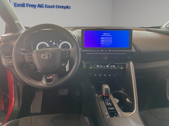 Vehicle image 3