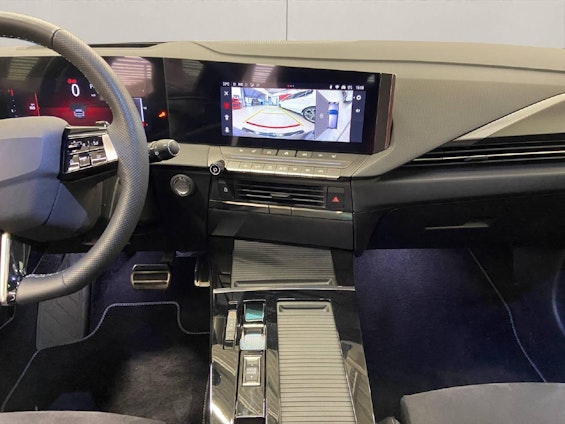 Vehicle image 6 Vehicle image 6