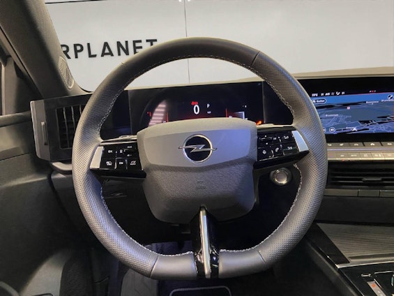 Vehicle image 8 Vehicle image 8