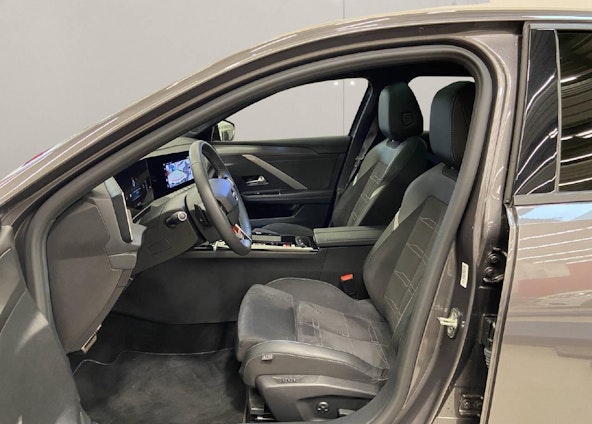 Vehicle image 4 Vehicle image 4