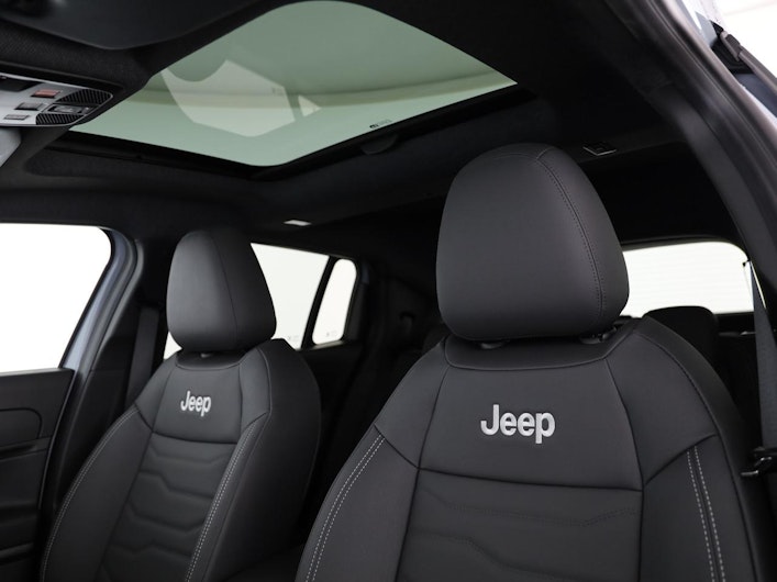 Vehicle image JEEP AVENGER