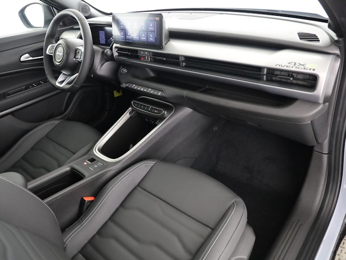 Vehicle image JEEP AVENGER