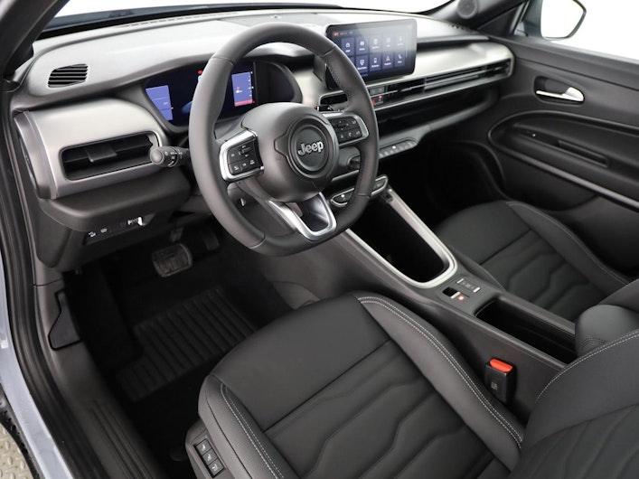 Vehicle image JEEP AVENGER