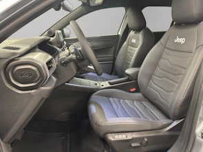 Fahrzeugbild JEEP Avenger 1.2 MHEV Overland 4xe