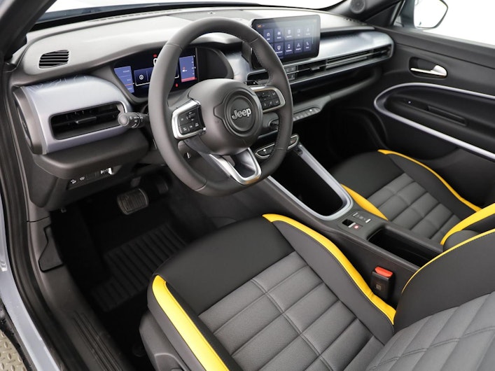 Vehicle image JEEP AVENGER