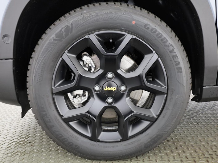 Vehicle image JEEP AVENGER