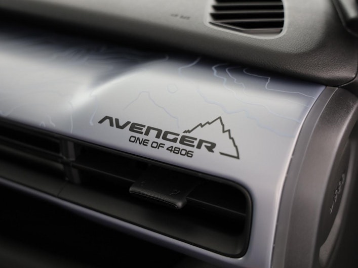 Vehicle image JEEP AVENGER