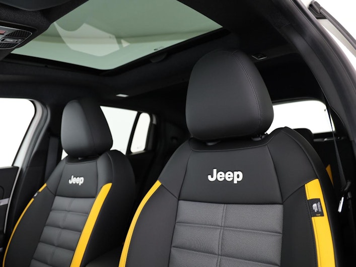 Vehicle image JEEP AVENGER