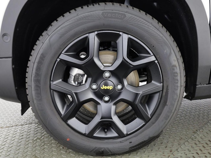 Vehicle image JEEP AVENGER