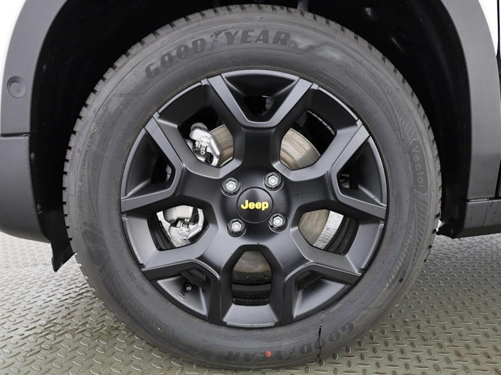 Vehicle image JEEP AVENGER