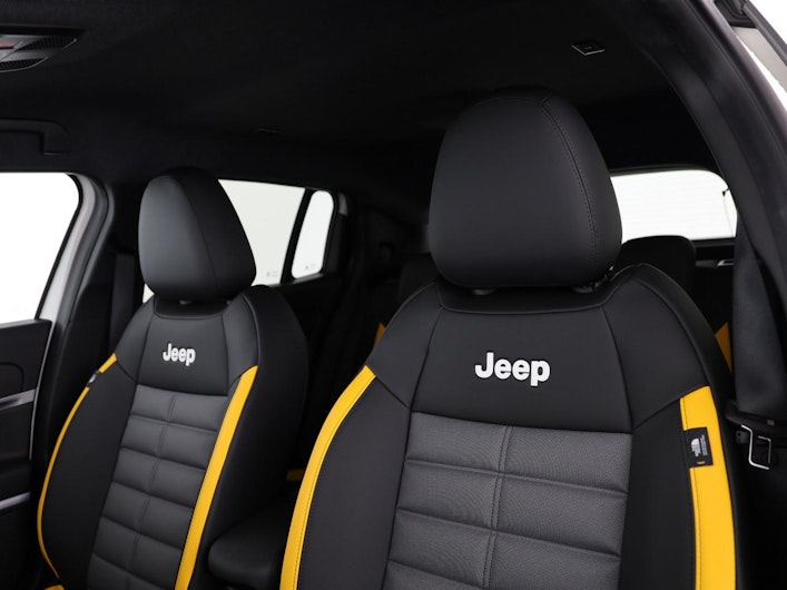 Vehicle image JEEP AVENGER