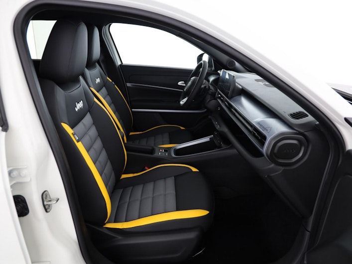 Vehicle image JEEP AVENGER