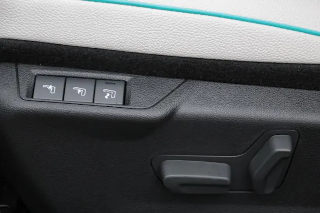 Fiat 600 1.2 Hybrid 136 La Prima Bicolore