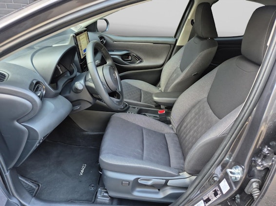 Vehicle image 18