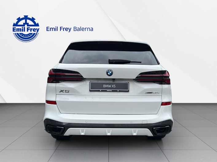 Vehicle image BMW X5