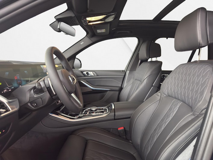 Vehicle image BMW X5