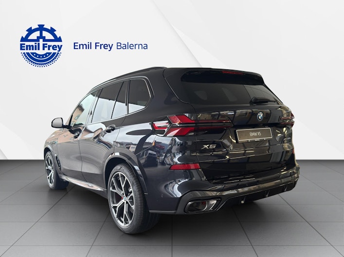 Vehicle image BMW X5