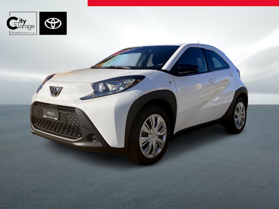 First vehicle image First vehicle image