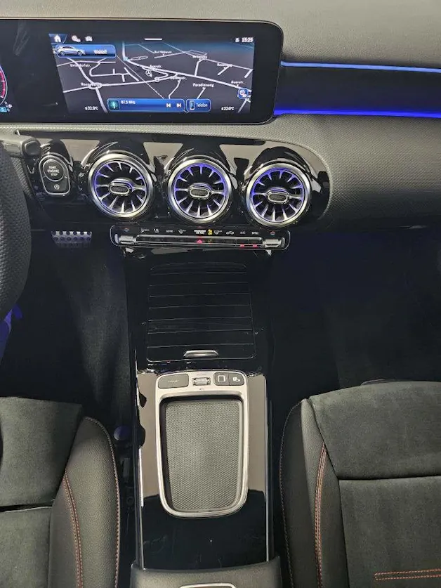Mercedes-Benz A 220 4Matic AMG Line