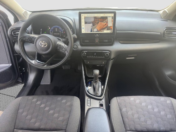 Vehicle image 10