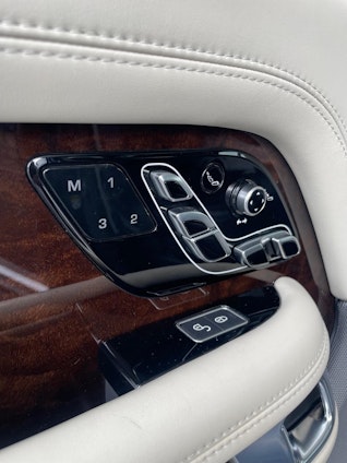 Vehicle image 6 Vehicle image 6