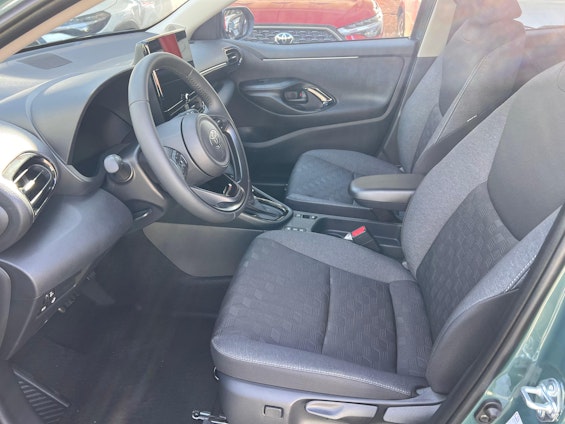 Vehicle image 8