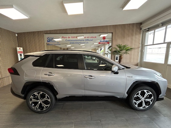Vehicle image 40