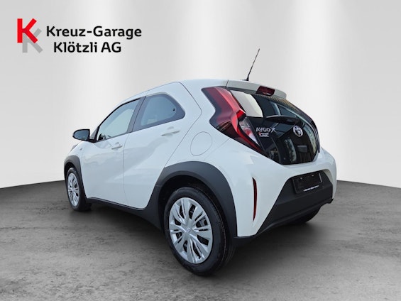 Vehicle image 4 Vehicle image 4