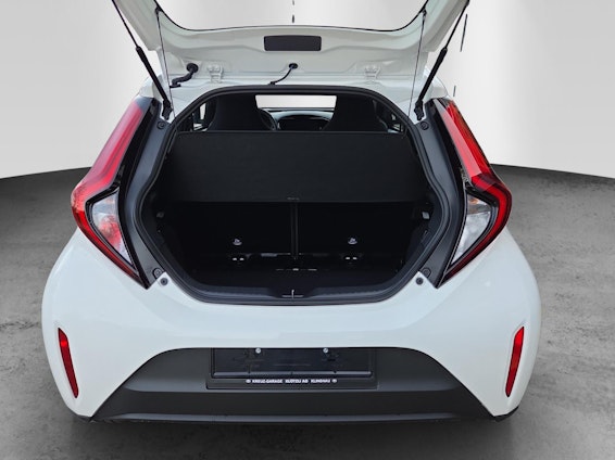 Vehicle image 9 Vehicle image 9