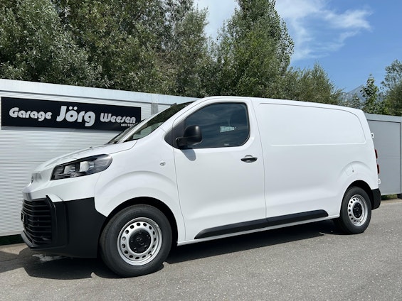 First vehicle image