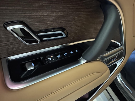 Vehicle image 13 Vehicle image 13