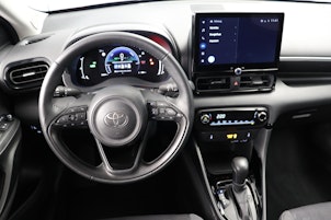 Vehicle image TOYOTA Yaris 1.5 VVT-i HSD Trend