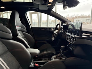 Vehicle image FORD Focus 1.0i EcoB Hybrid 155 ST-Line X