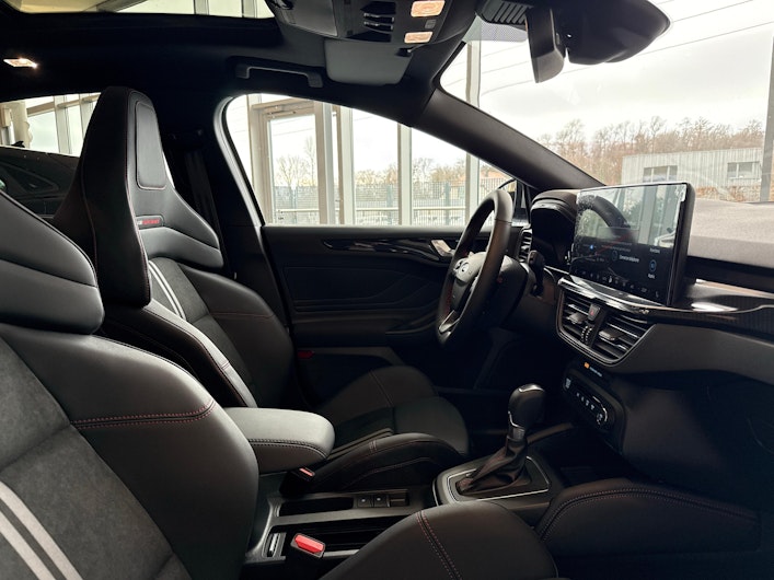 Vehicle image FORD FOCUS