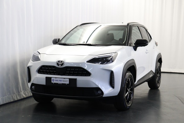 First vehicle image