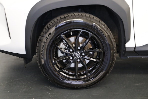 Vehicle image 12