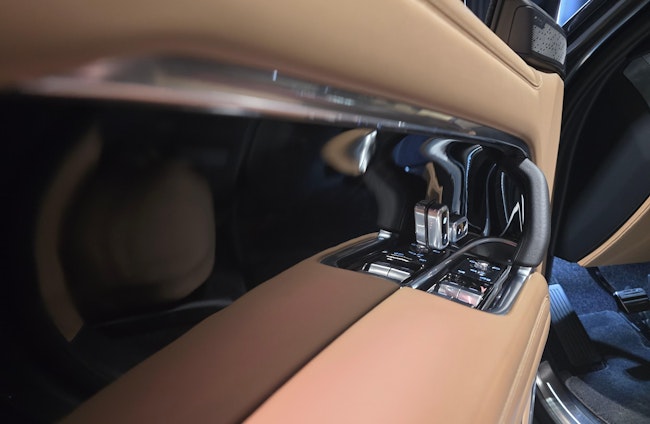 Vehicle image 6 Vehicle image 6