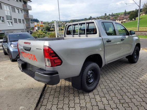 Vehicle image 4 Vehicle image 4