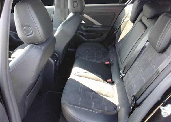 Vehicle image 6 Vehicle image 6