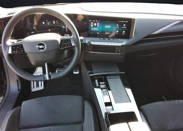 Vehicle image 4 Vehicle image 4