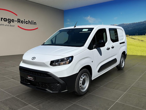 First vehicle image First vehicle image