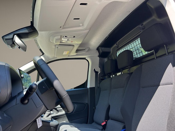 Vehicle image 11 Vehicle image 11