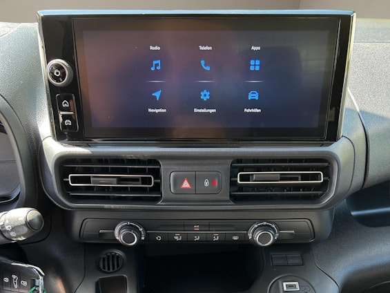 Vehicle image 10 Vehicle image 10