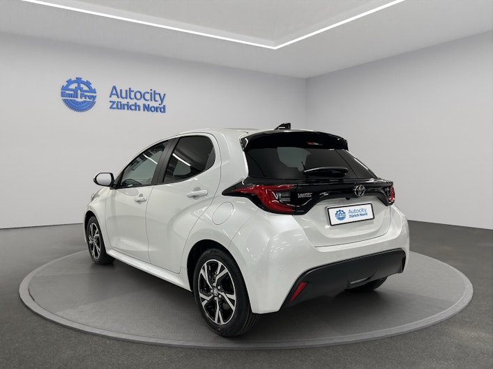 Vehicle image TOYOTA YARIS