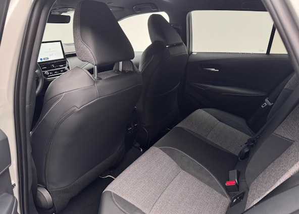 Vehicle image 6 Vehicle image 6