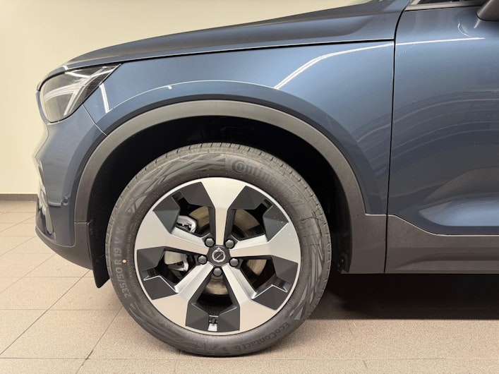 Vehicle image VOLVO XC40