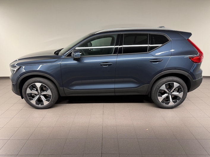 Vehicle image VOLVO XC40