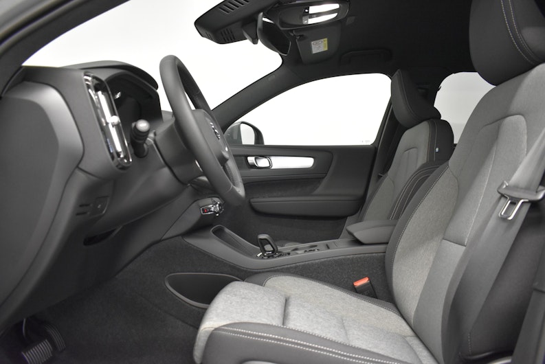 Vehicle image VOLVO XC40