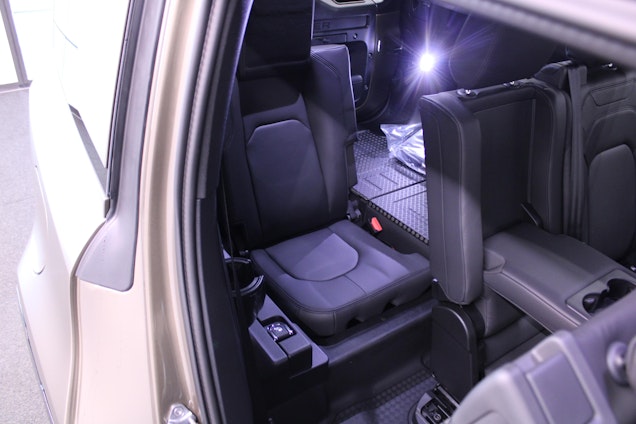 Vehicle image 7